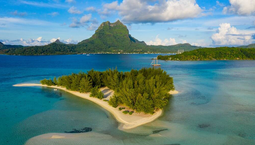 best-pacific-islands-to-visit-bora-bora-french-polynesia-motu-tapu